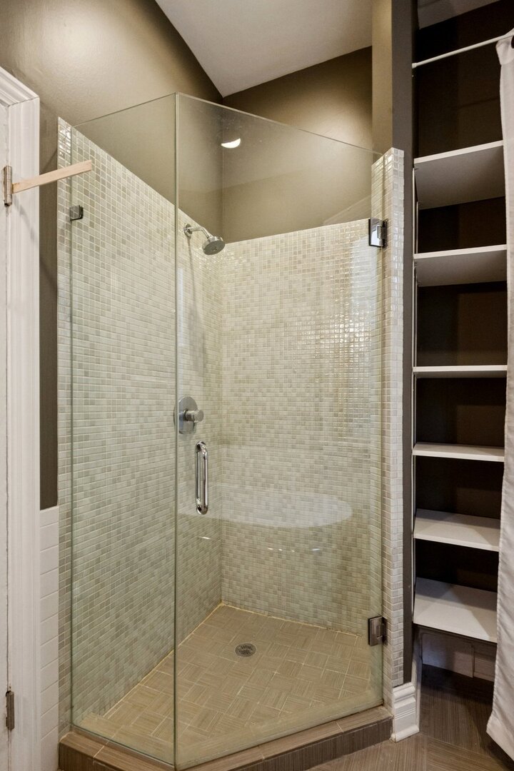 903 West Addison Street, Unit 1 Chicago, IL 60613 - Photo 19 of 25 a bathroom with a shower