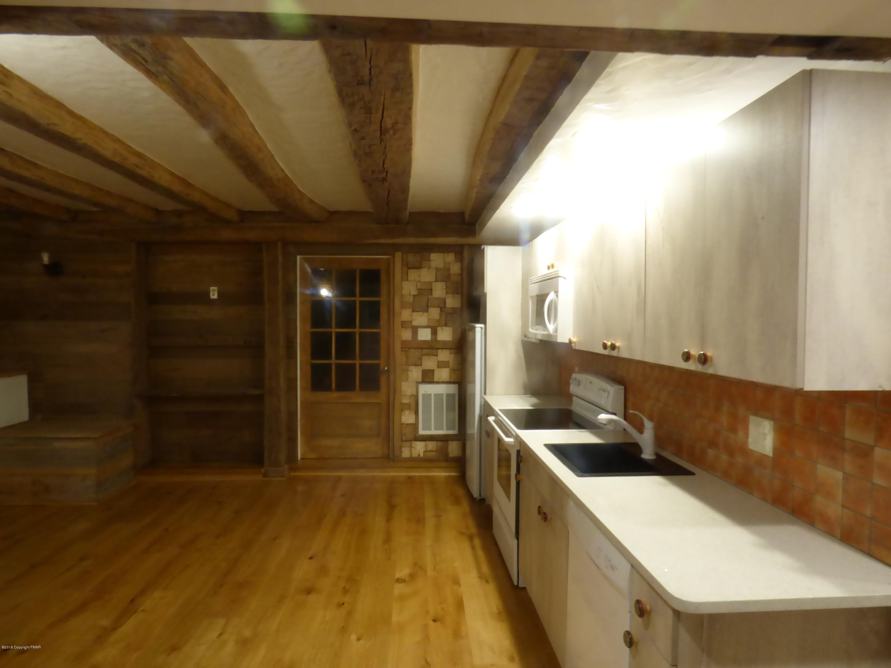 116 Belardi Road Mount Pocono, PA 18344 - Photo 18 of 42 kitchen