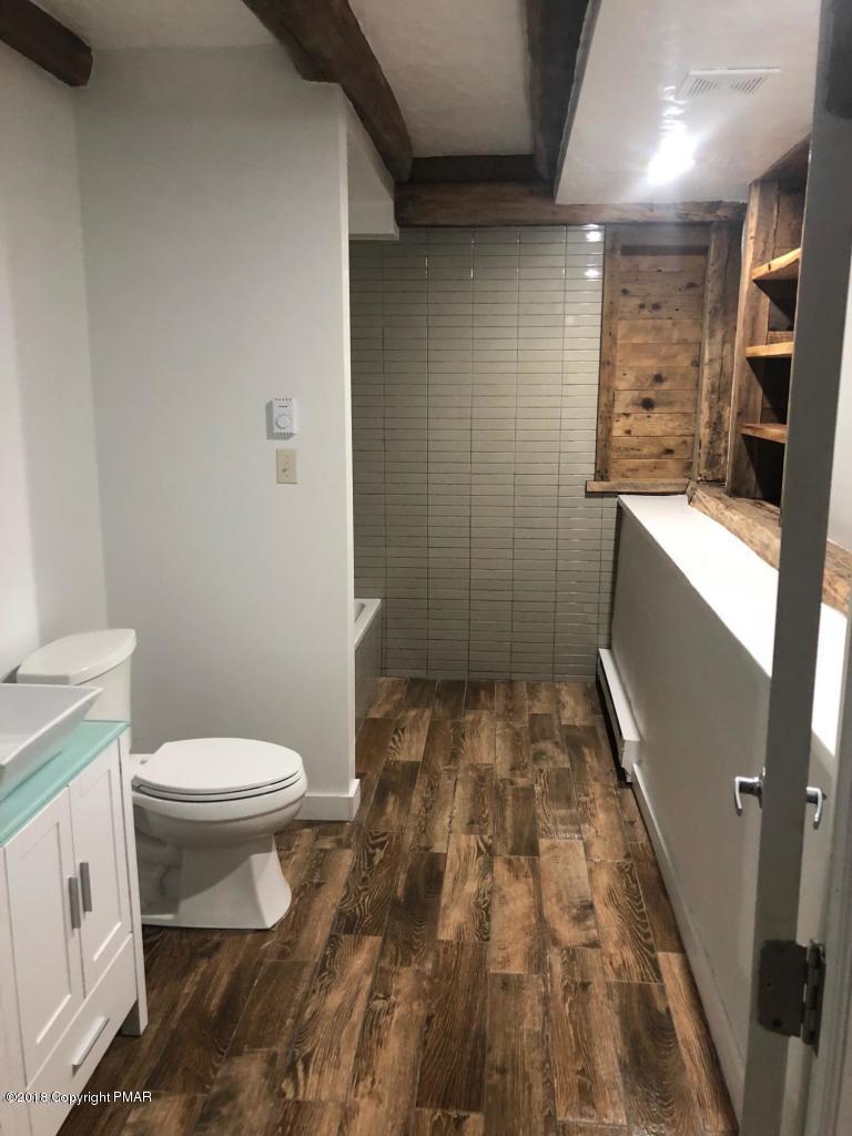 116 Belardi Road Mount Pocono, PA 18344 - Photo 24 of 42 bath