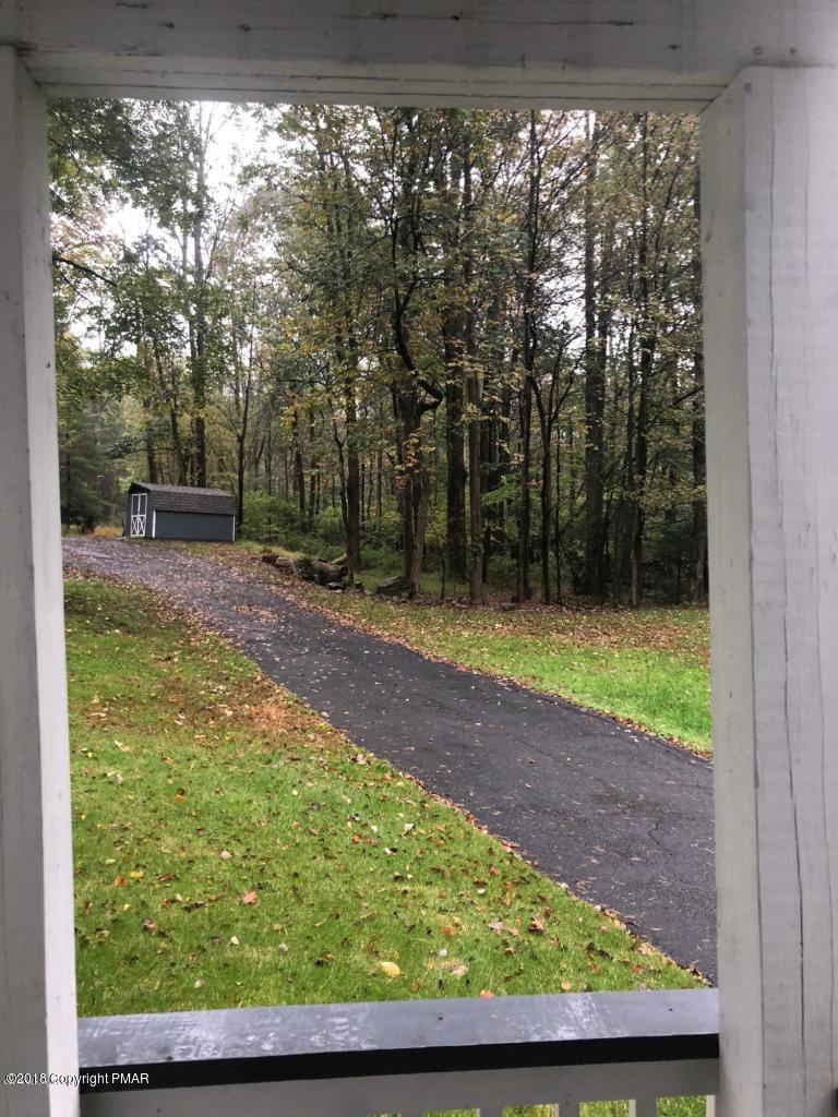 116 Belardi Road Mount Pocono, PA 18344 - Photo 4 of 42 driveway