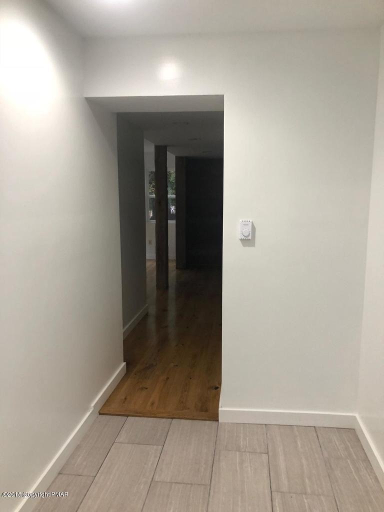 116 Belardi Road Mount Pocono, PA 18344 - Photo 7 of 42 hallway