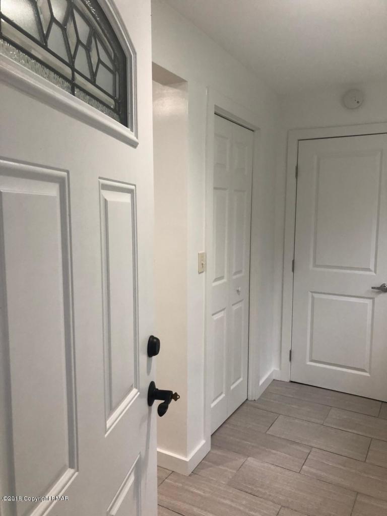 116 Belardi Road Mount Pocono, PA 18344 - Photo 8 of 42 hallway