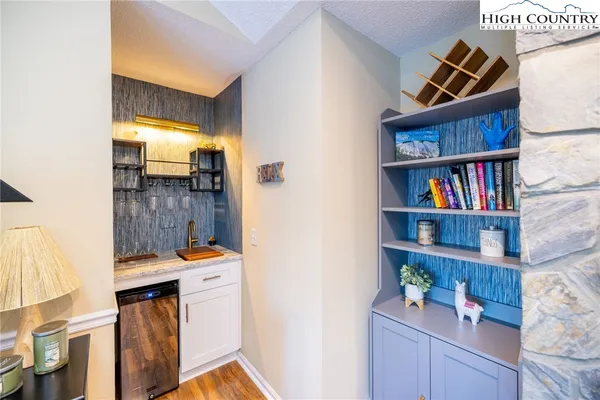 $267,500 | 30 Village Road, Unit 102, Glade Valley, NC 28627
