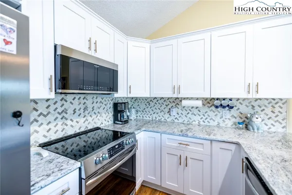 $267,500 | 30 Village Road, Unit 102, Glade Valley, NC 28627