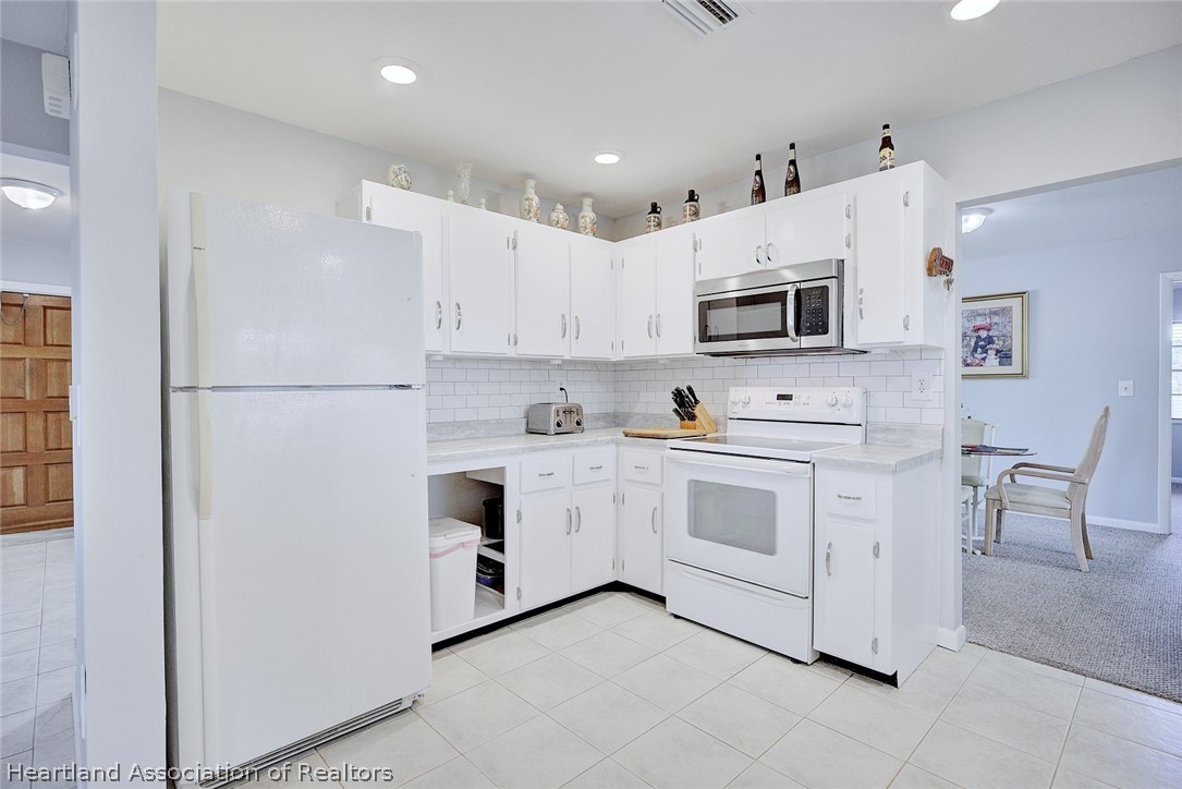 7516 Rolling Hills Road Sebring, FL 33876 - Photo 11 of 47