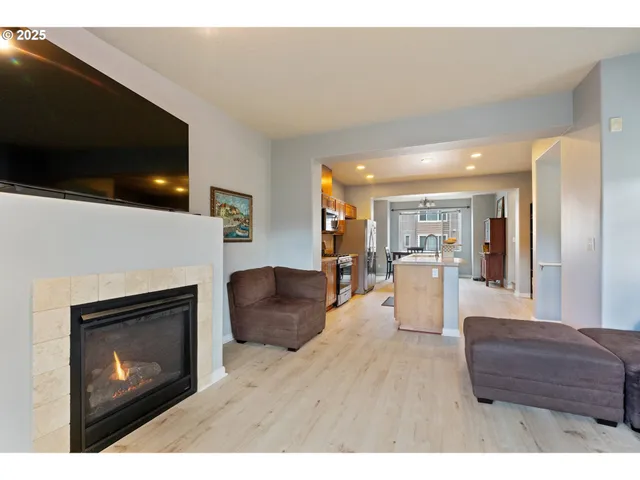 $365,000 | 342 Northeast Edgeway Drive, Beaverton, OR 97006