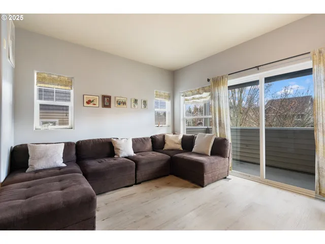 $365,000 | 342 Northeast Edgeway Drive, Beaverton, OR 97006