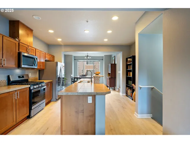 $365,000 | 342 Northeast Edgeway Drive, Beaverton, OR 97006