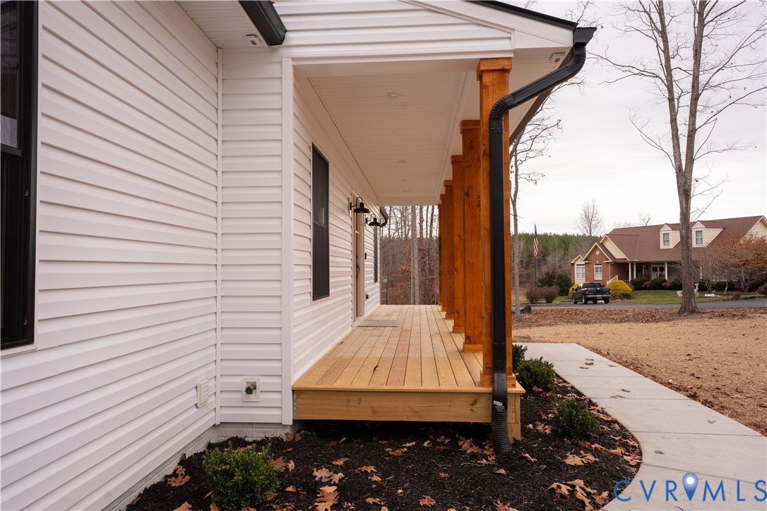5512 Hickory Ridge Road Spotsylvania, VA 22551 - Photo 3 of 22 a view of couches in the deck