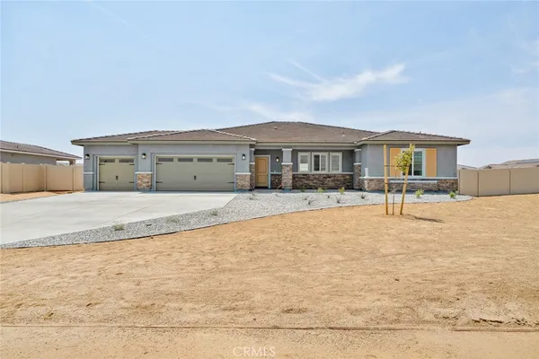 $679,900 | 14547 Indigo Street, Apple Valley, CA 92307