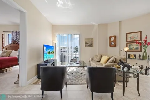 $499,999 | 2631 Northeast 14th Avenue, Unit 200, Wilton Manors, FL 33334