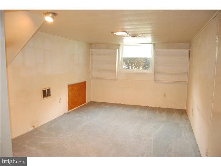 625 Cheyney Road Springfield, PA 19064 - Photo 11 of 24 Family Room