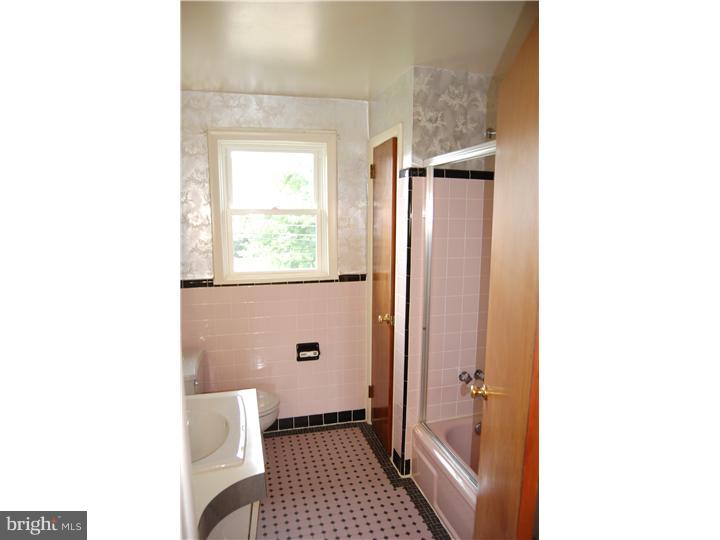 625 Cheyney Road Springfield, PA 19064 - Photo 12 of 24 Bathroom