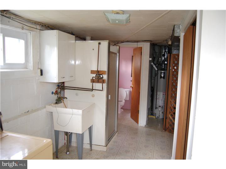 625 Cheyney Road Springfield, PA 19064 - Photo 13 of 24 Laundry Room