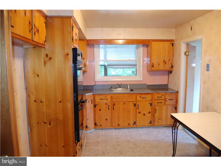 625 Cheyney Road Springfield, PA 19064 - Photo 7 of 24 Kitchen