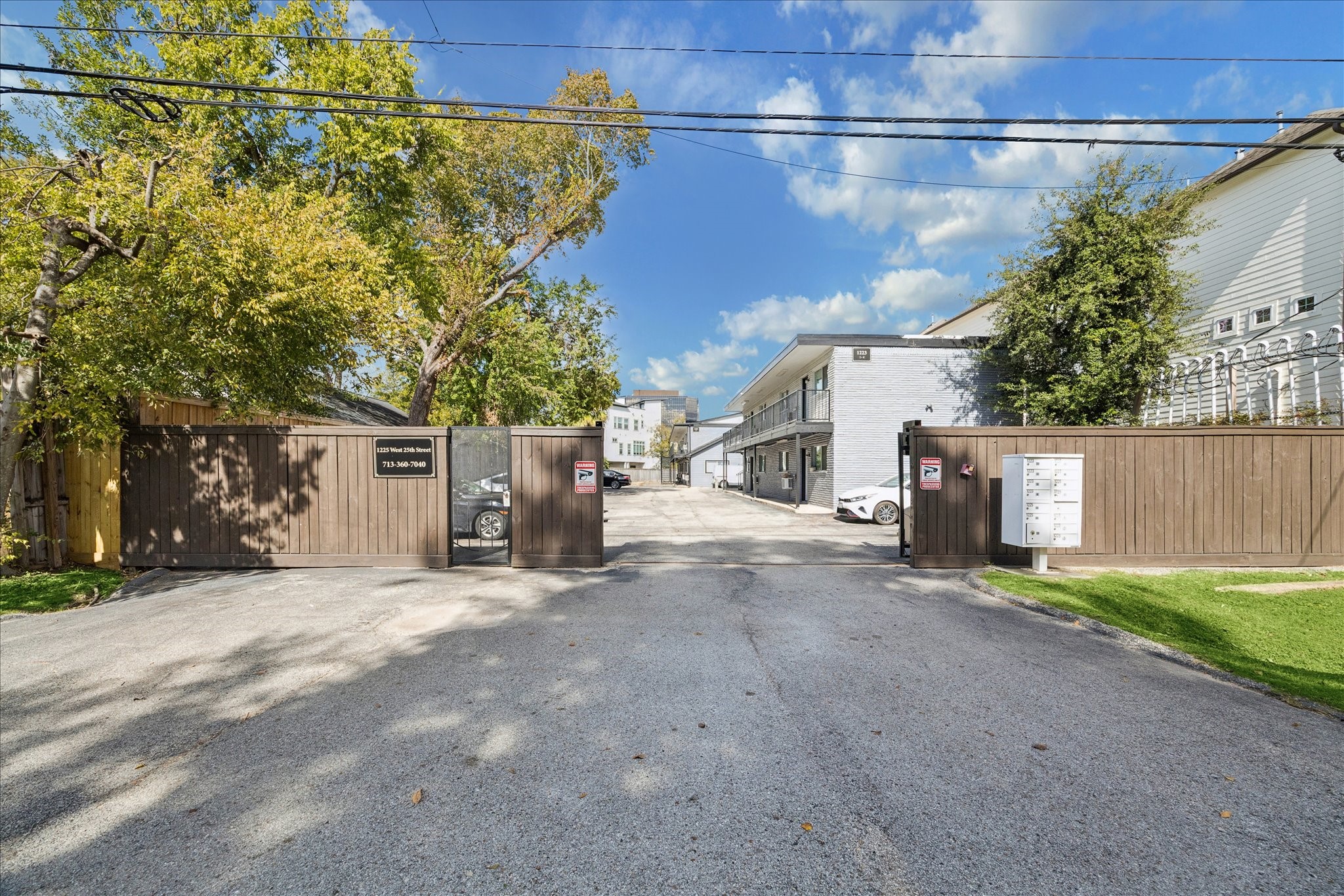 1225 West 25th Street, Unit 9 Houston, TX 77008 - Photo 11 of 11 a view of a house with a street