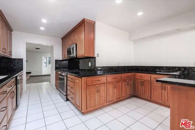 $749,900 | 1725 North Dejoy Street, Santa Maria, CA 93458