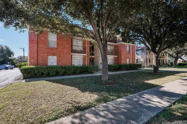$750 | 2551 San Pedro Avenue, Unit 214, San Antonio, TX 78212