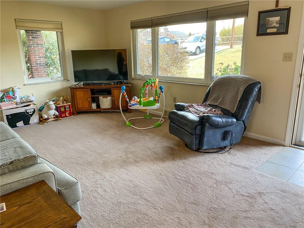 20 East Ridge Road Coraopolis, PA 15108 - Photo 3 of 24 Gallery Image 3
