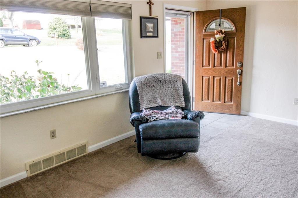 20 East Ridge Road Coraopolis, PA 15108 - Photo 5 of 24 Gallery Image 5