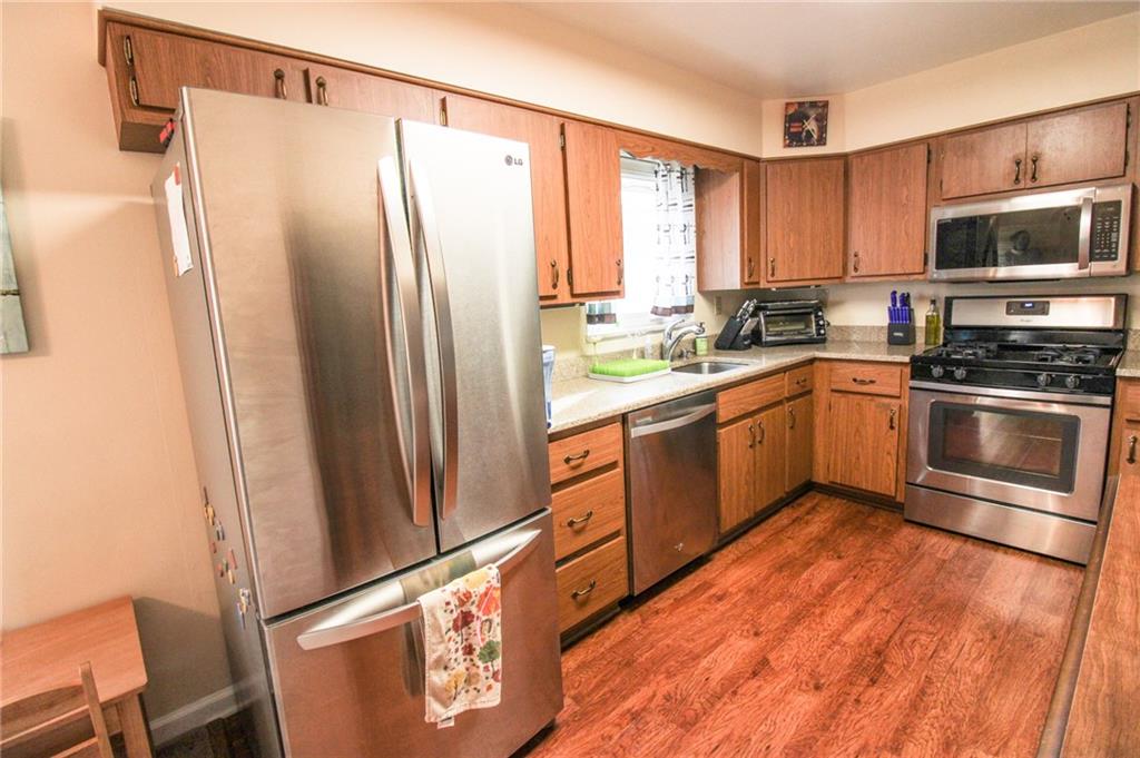 20 East Ridge Road Coraopolis, PA 15108 - Photo 7 of 24 Gallery Image 7