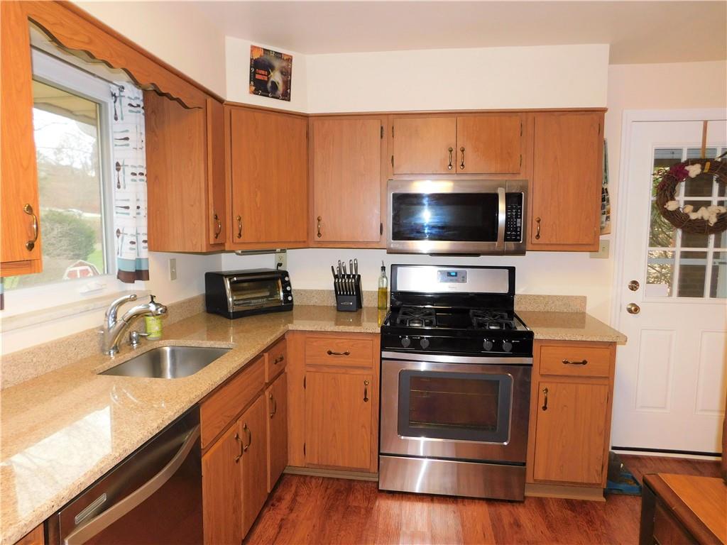 20 East Ridge Road Coraopolis, PA 15108 - Photo 9 of 24 Gallery Image 9