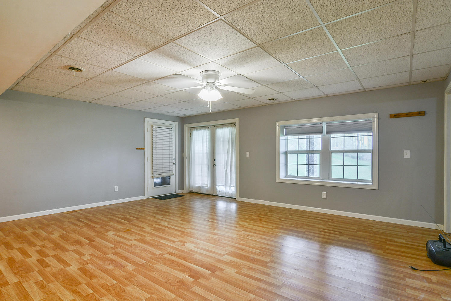 2235 Dave Buck Road Johnson City, TN 37601 - Photo 42 of 53 2235 Dave apt living 3