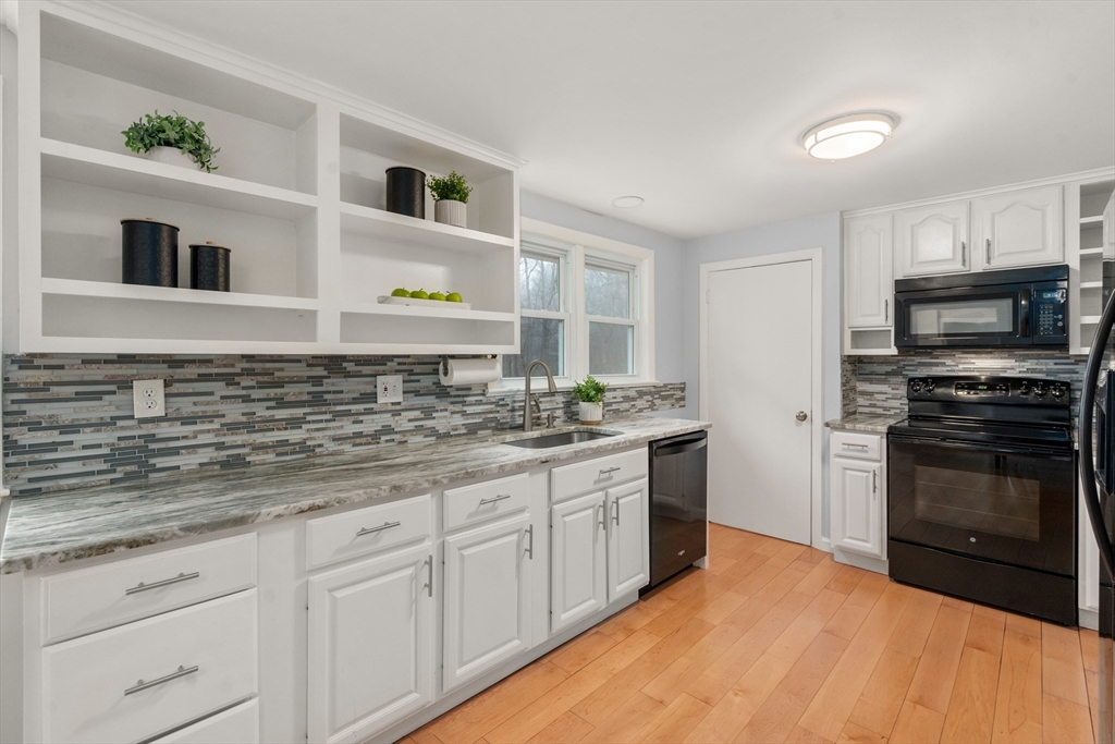 117 Jenkins Road Andover, MA 01810 - Photo 8 of 18 Gallery Image 8