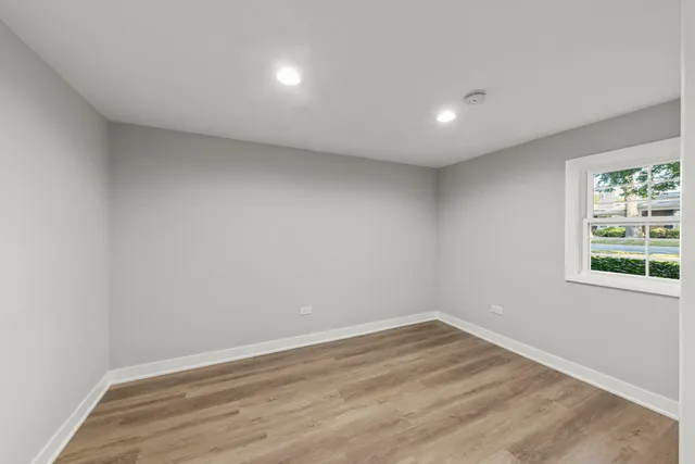 $409,900 | 4433 West 100th Street, Oak Lawn, IL 60453