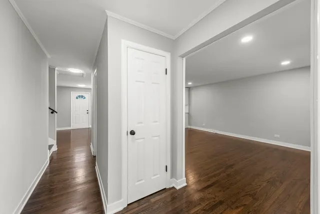 $409,900 | 4433 West 100th Street, Oak Lawn, IL 60453