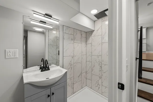 $409,900 | 4433 West 100th Street, Oak Lawn, IL 60453