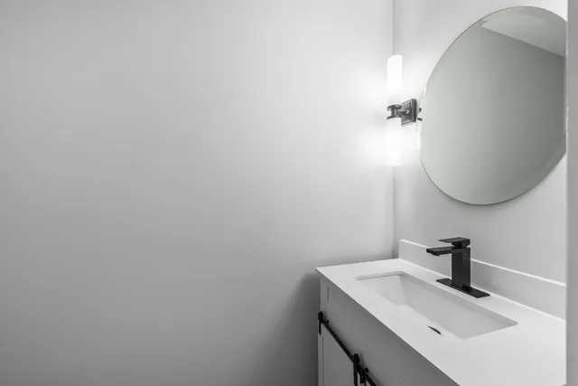 $409,900 | 4433 West 100th Street, Oak Lawn, IL 60453