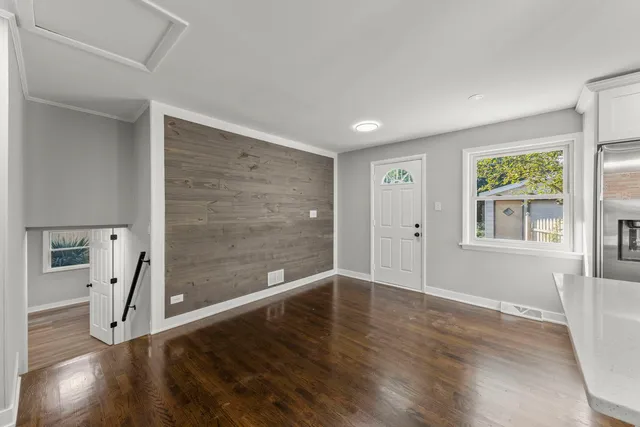 $409,900 | 4433 West 100th Street, Oak Lawn, IL 60453