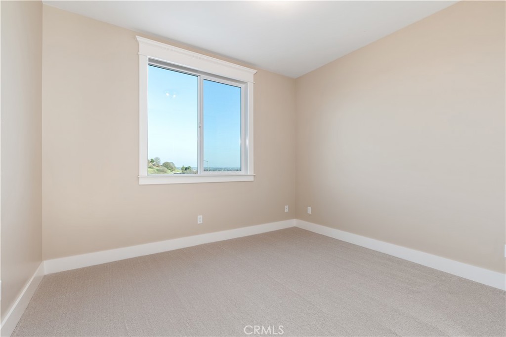132 Burket Place Paso Robles, CA 93446 - Photo 17 of 30 an empty room with a window