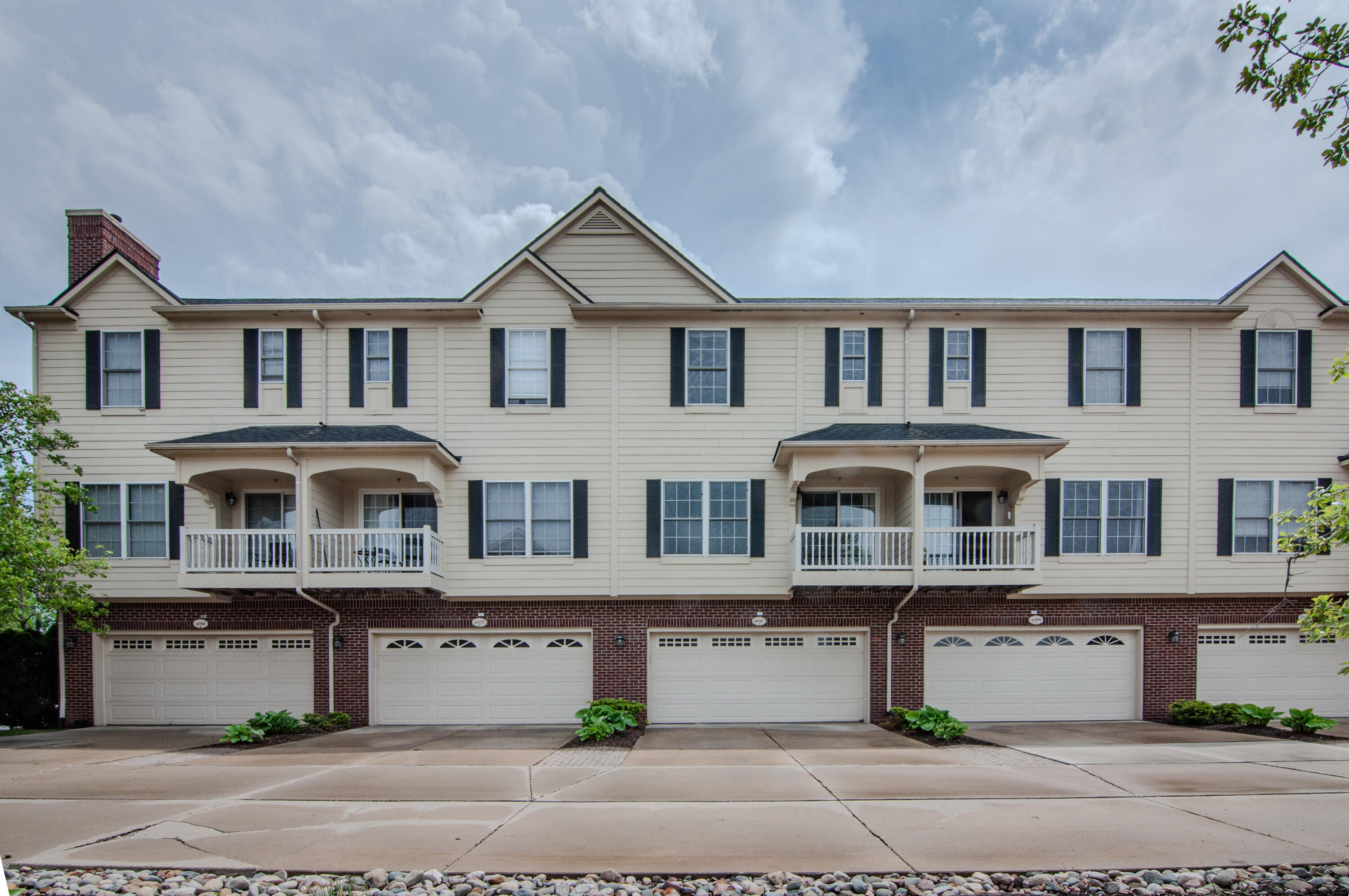 45587 North Stonewood Road Canton, MI 48187 - Photo 59 of 62 059