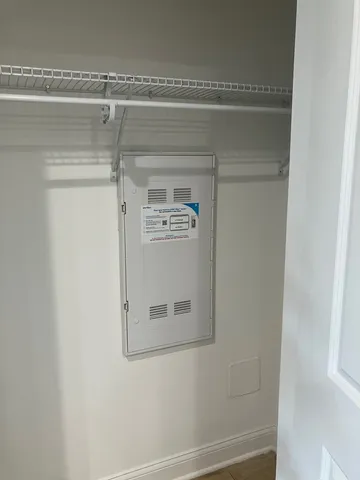 $2,180 | 200 Anthony Avenue, Unit 208, Mundelein, IL 60060