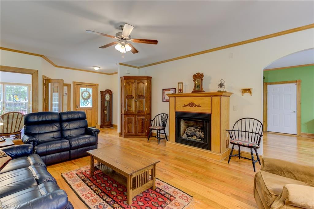 4152 Enterprise Road Lexington, NC 27295 - Photo 9 of 50 Gallery Image 9