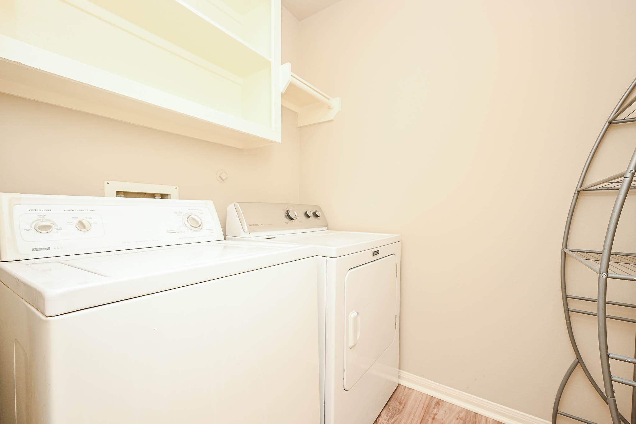 18518 Shadow Line Court Katy, TX 77449 - Photo 18 of 32 a utility room with dryer and washer