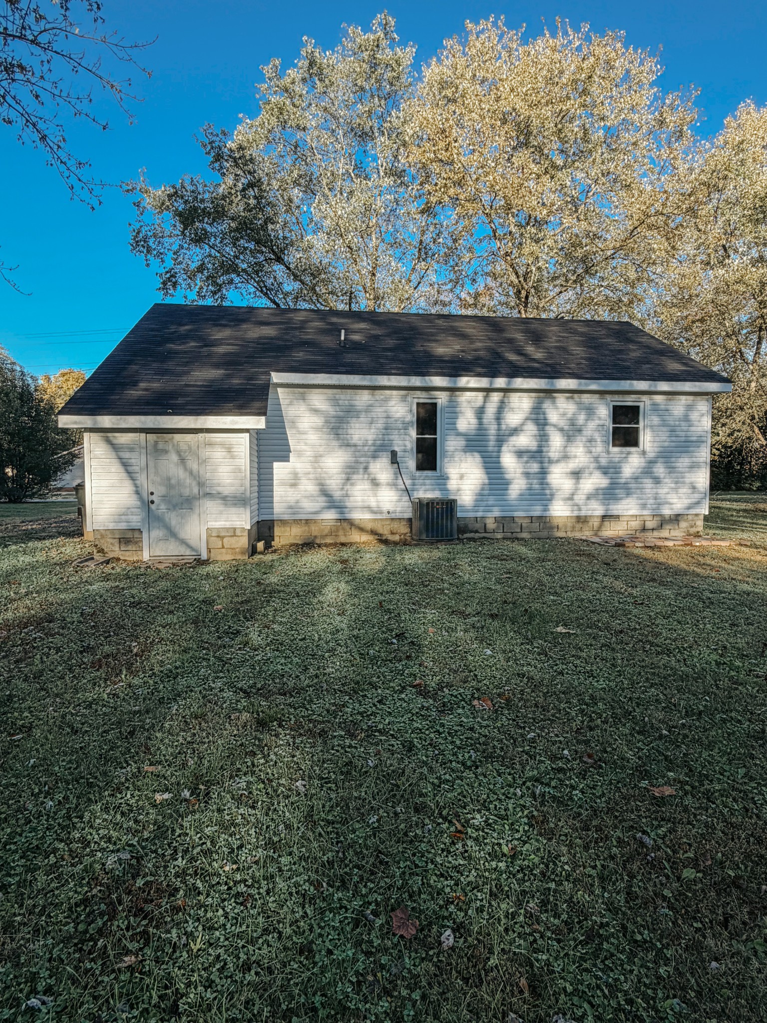 355 Marrell Street Gallatin, TN 37066 - Photo 3 of 13 a front view of house with yard