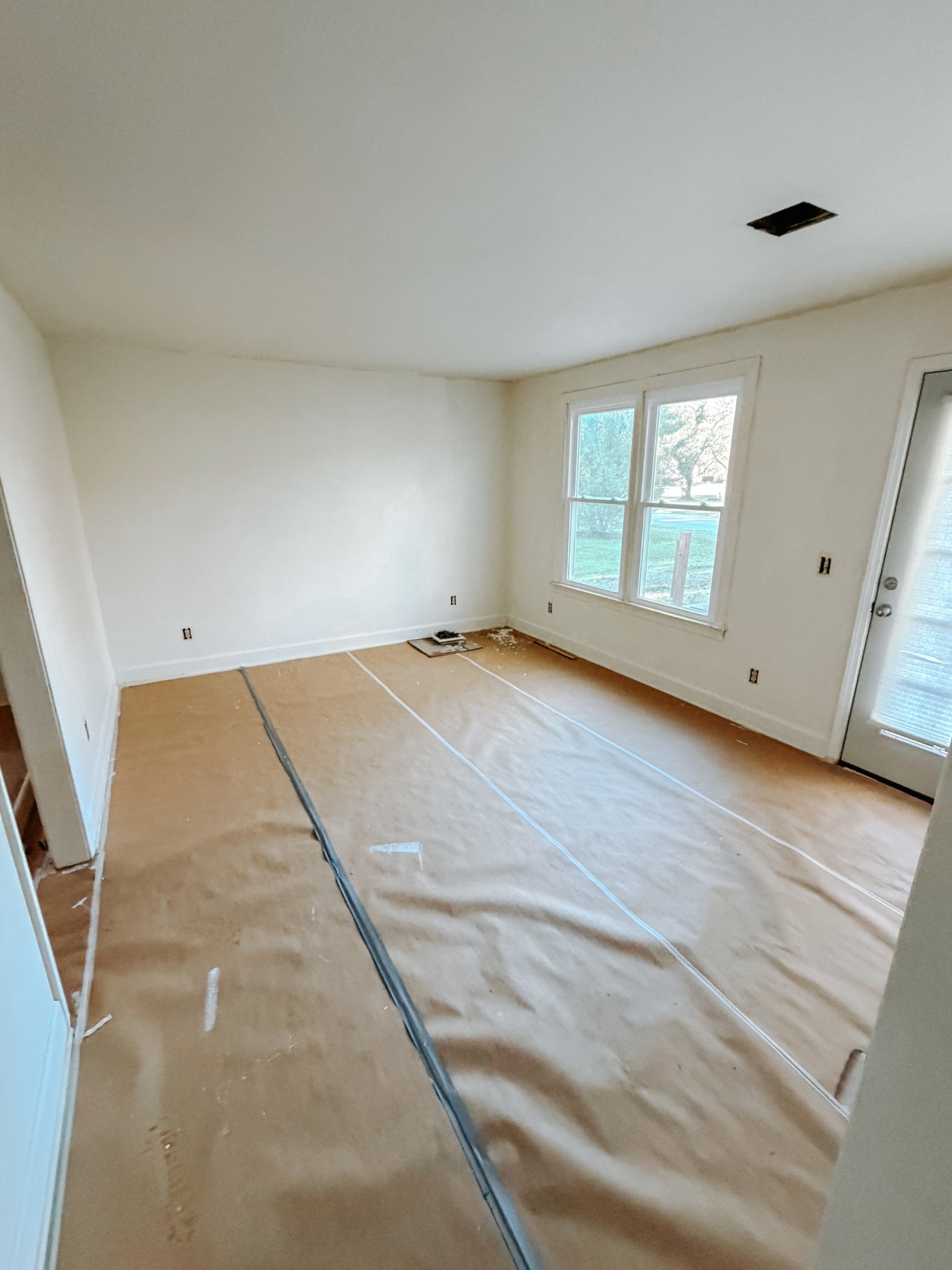 355 Marrell Street Gallatin, TN 37066 - Photo 7 of 13 an empty room with windows