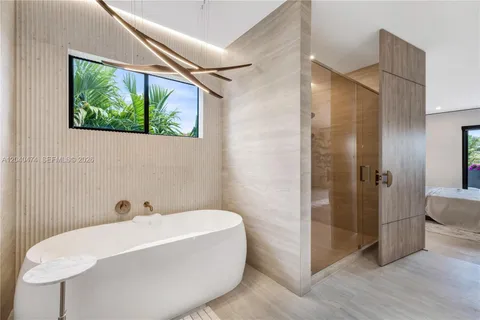 $4,700,000 | 1008 Northeast 114th Street, Biscayne Park, FL 33161