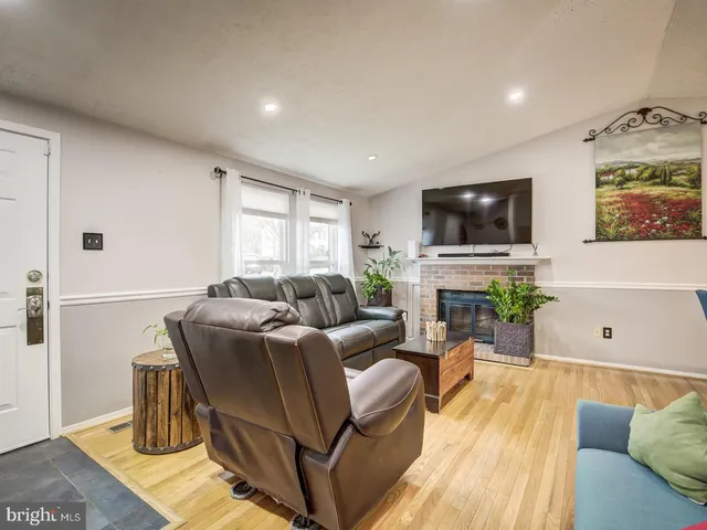 $489,900 | 9907 Treetop Lane, Lanham, MD 20706