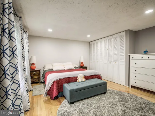 $489,900 | 9907 Treetop Lane, Lanham, MD 20706