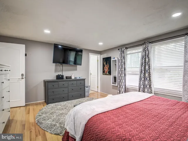 $489,900 | 9907 Treetop Lane, Lanham, MD 20706