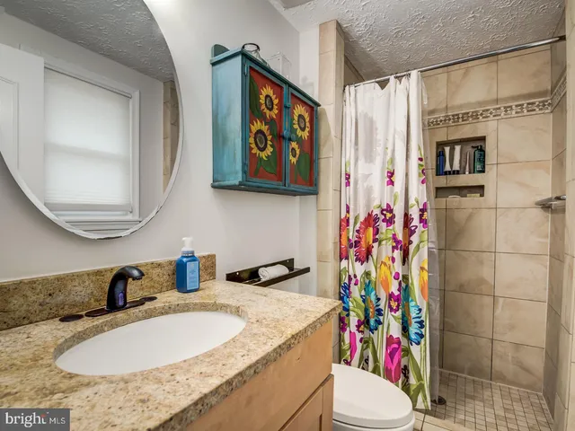 $489,900 | 9907 Treetop Lane, Lanham, MD 20706