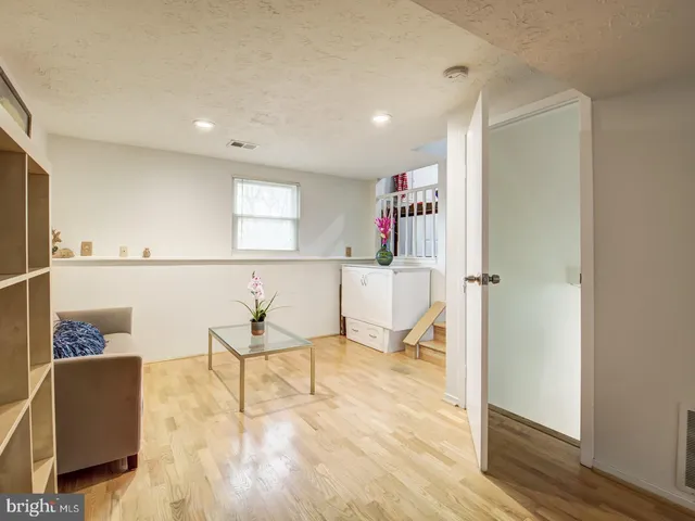 $489,900 | 9907 Treetop Lane, Lanham, MD 20706