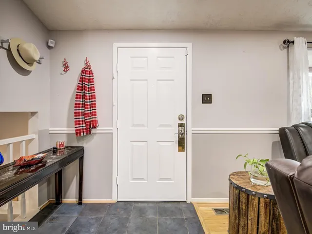 $489,900 | 9907 Treetop Lane, Lanham, MD 20706