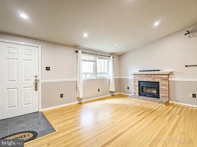 $489,900 | 9907 Treetop Lane, Lanham, MD 20706