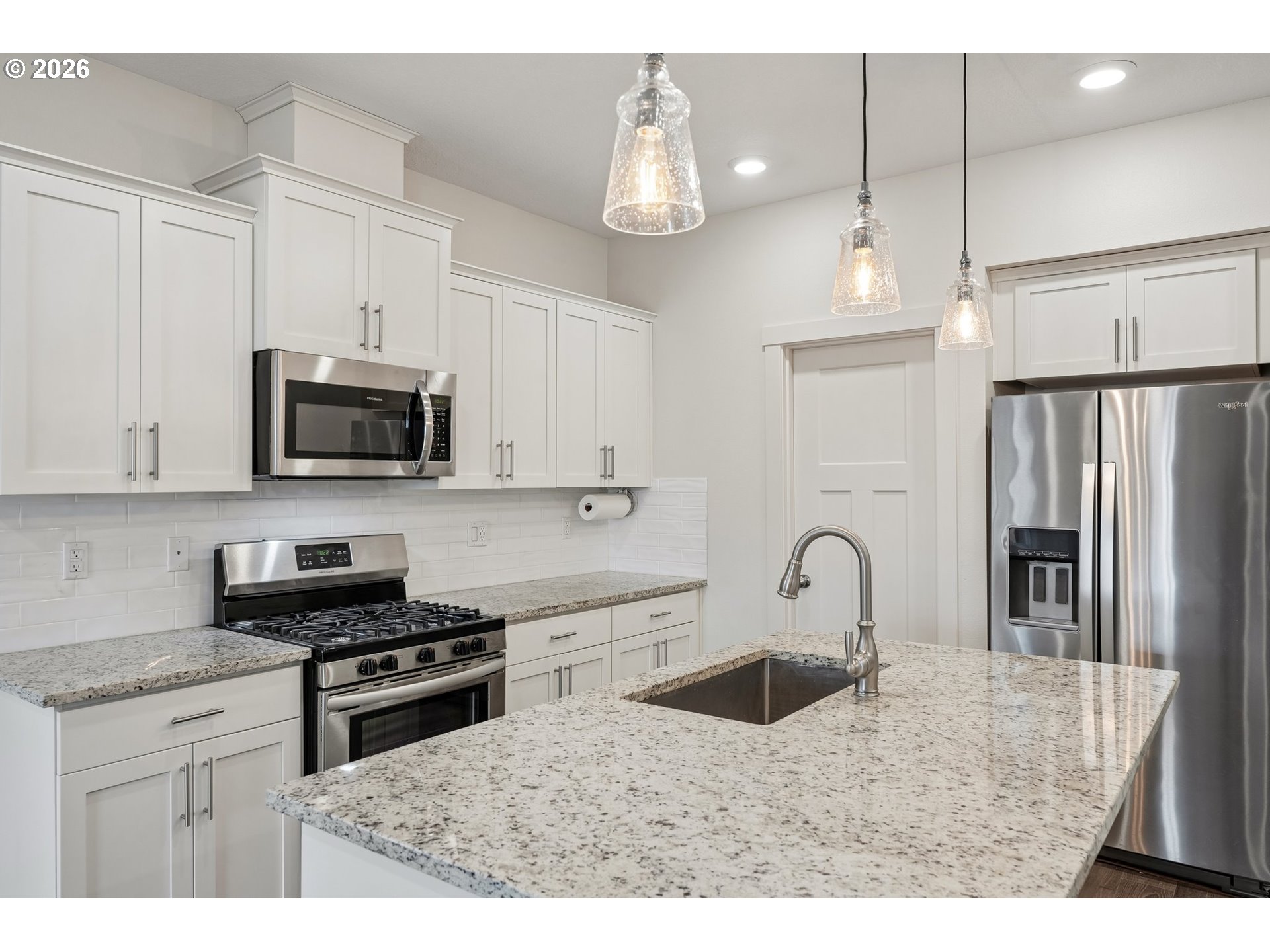 7249 Southwest Spruce Street Portland, OR 97223 - Photo 9 of 37