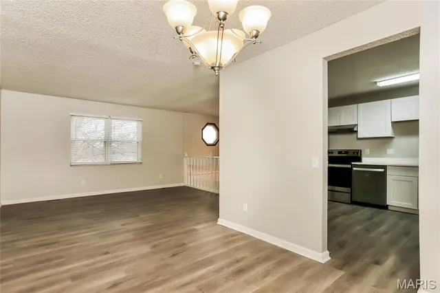 $2,135 | 5621 Wieland Drive, St. Louis, MO 63128